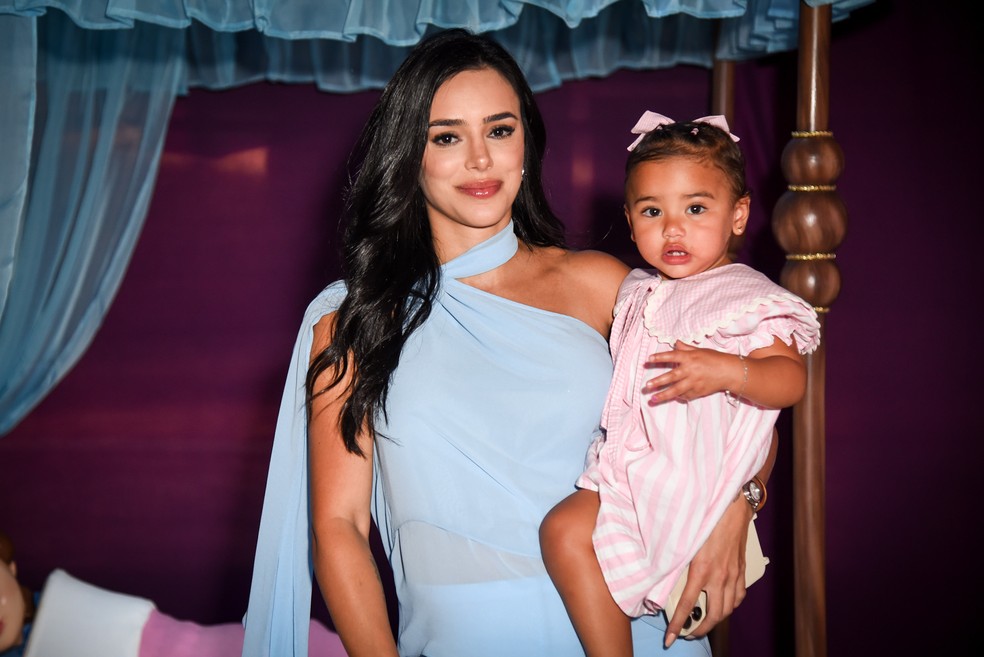 Bruna Biancardi e Mavie na festa de 5 anos de Vicky Justus — Foto: Edu Araujo / Agnews