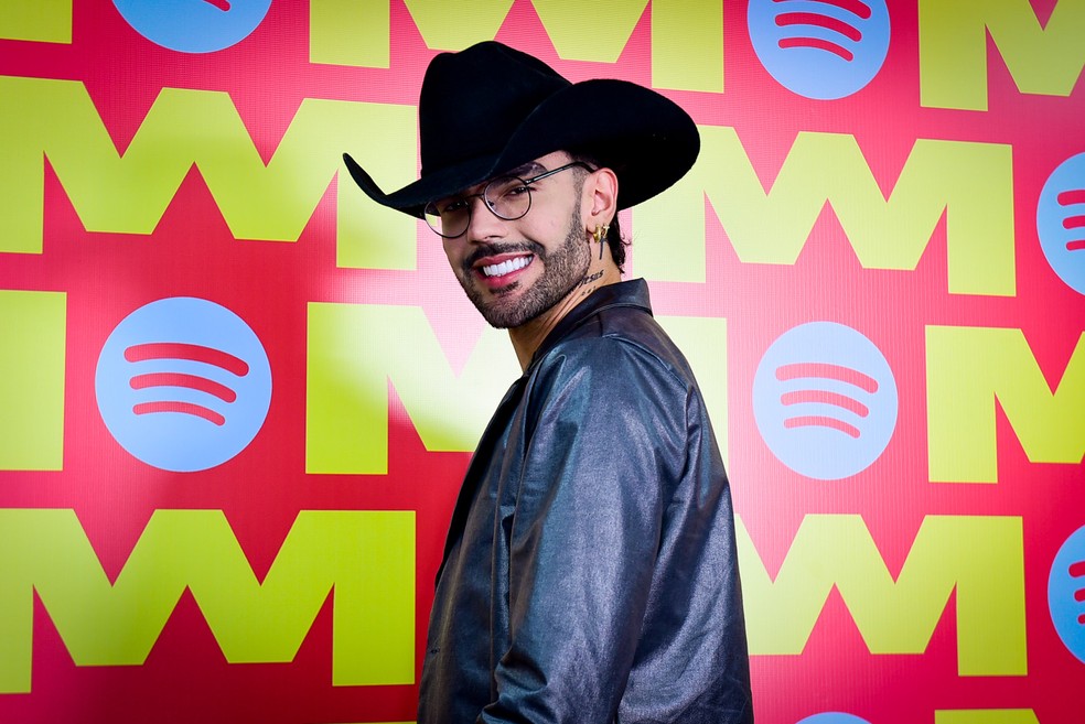 Luan Pereira celebra primeira participação no BBB — Foto: Andy Santana / Brazil News