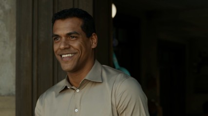 Bento convence Norberto a deixá-lo negociar o cacau na venda