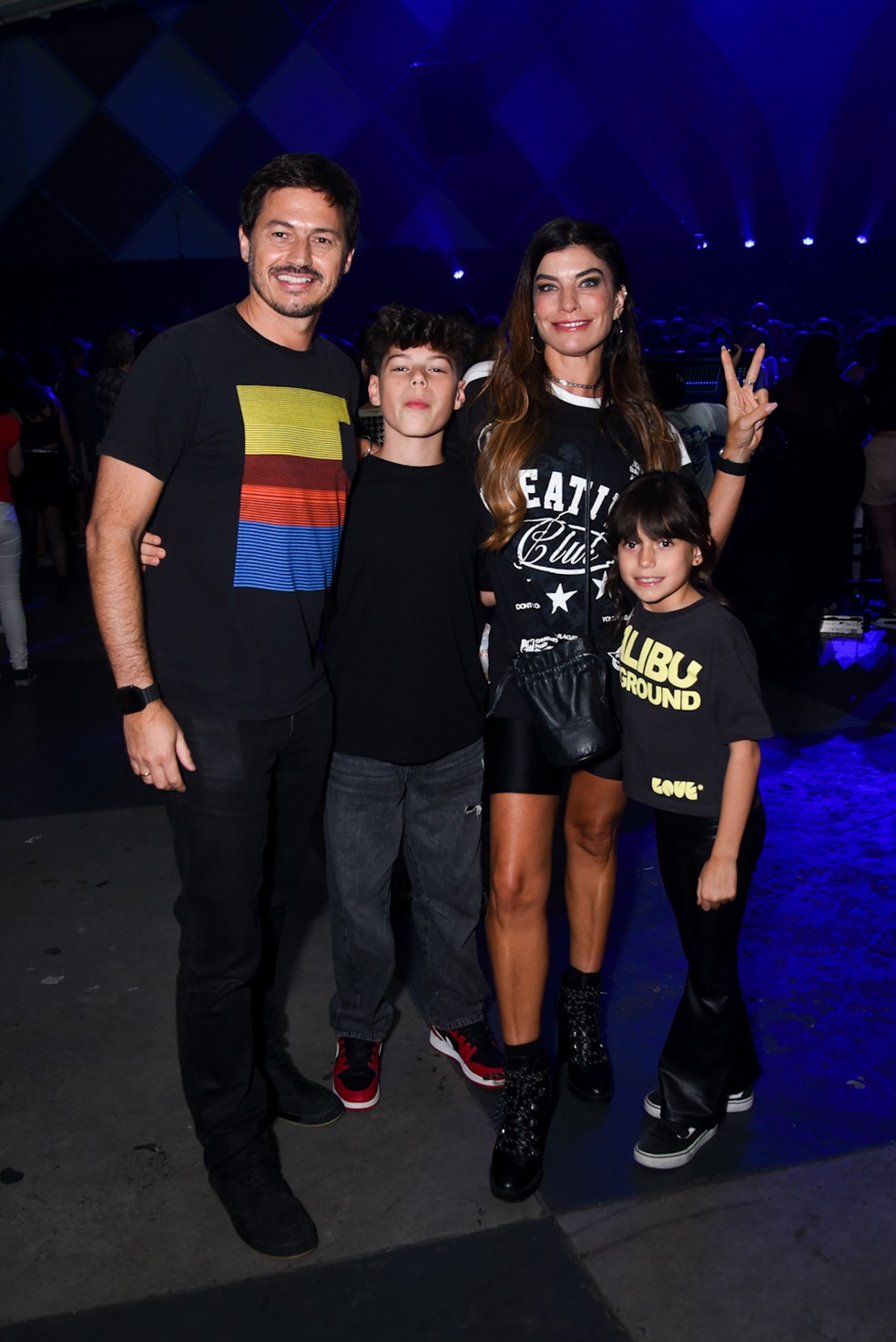 Joana Balaguer com marido e filhos — Foto: Andy Santana / Brazil News
