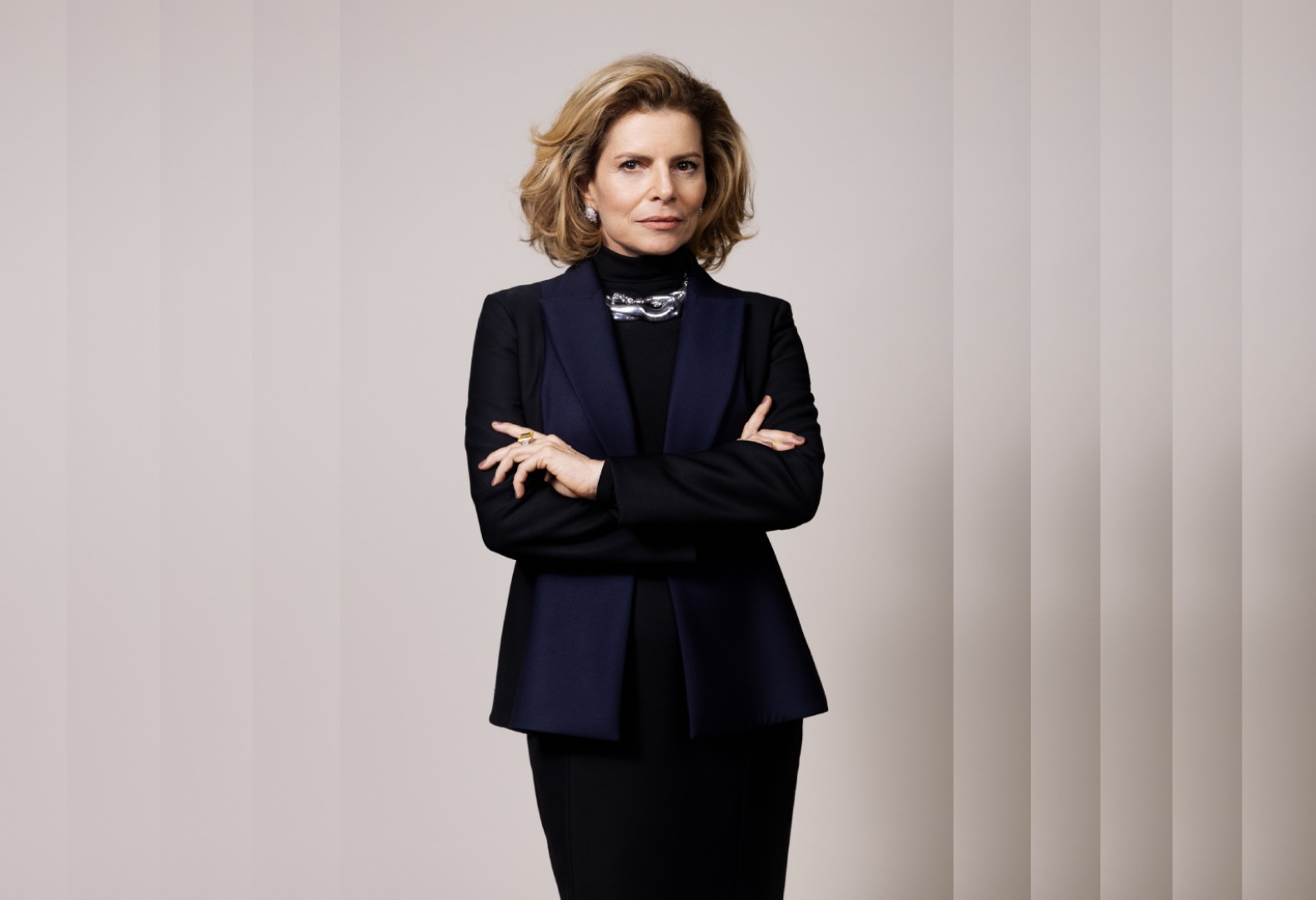 Debora Bloch mostra bastidores de caracterização para viver Odete Roitman em Vale Tudo