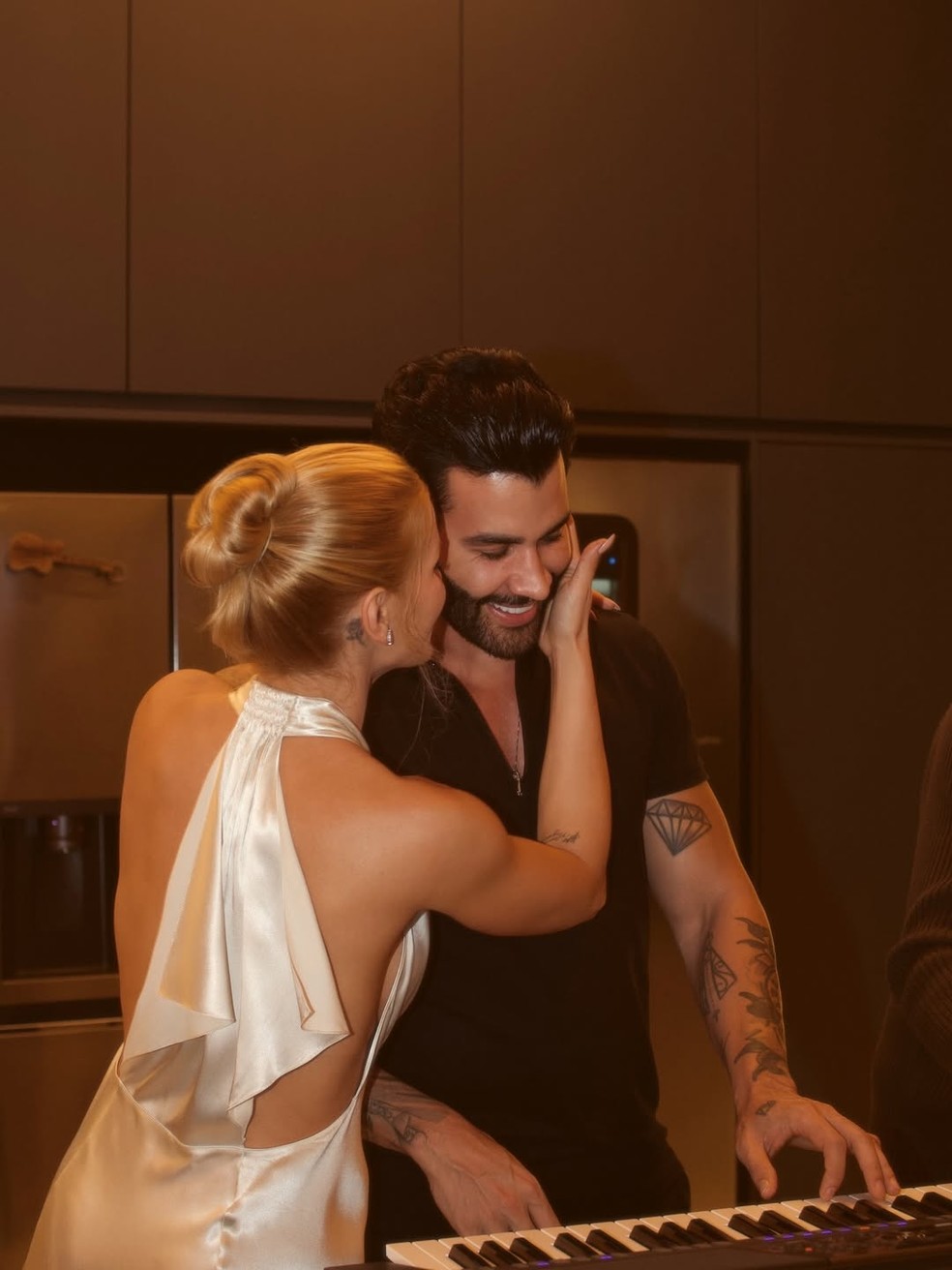 Andressa Suita comemora aniversário em família com festa repleta de flores — Foto: Reprodução/Instagram