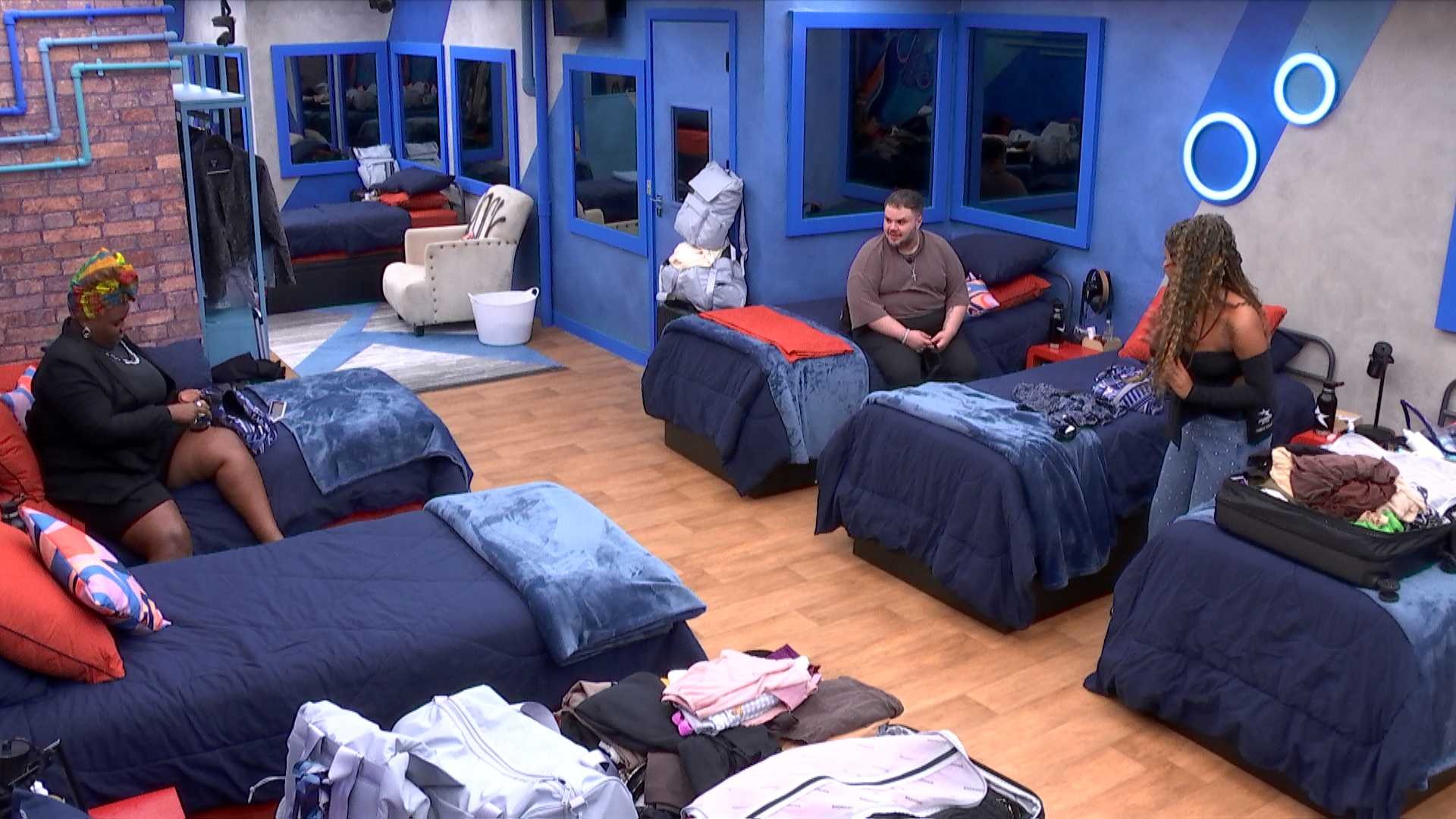 Artistas especulam se cantora está chateada e Camille pondera: 'Não devolveu nenhum boa noite'