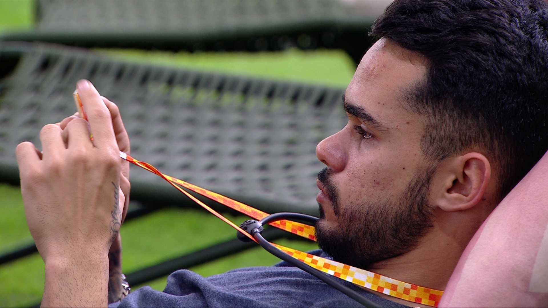 João Pedro critica grupo adversário: 'Estou fazendo o que fariam comigo'