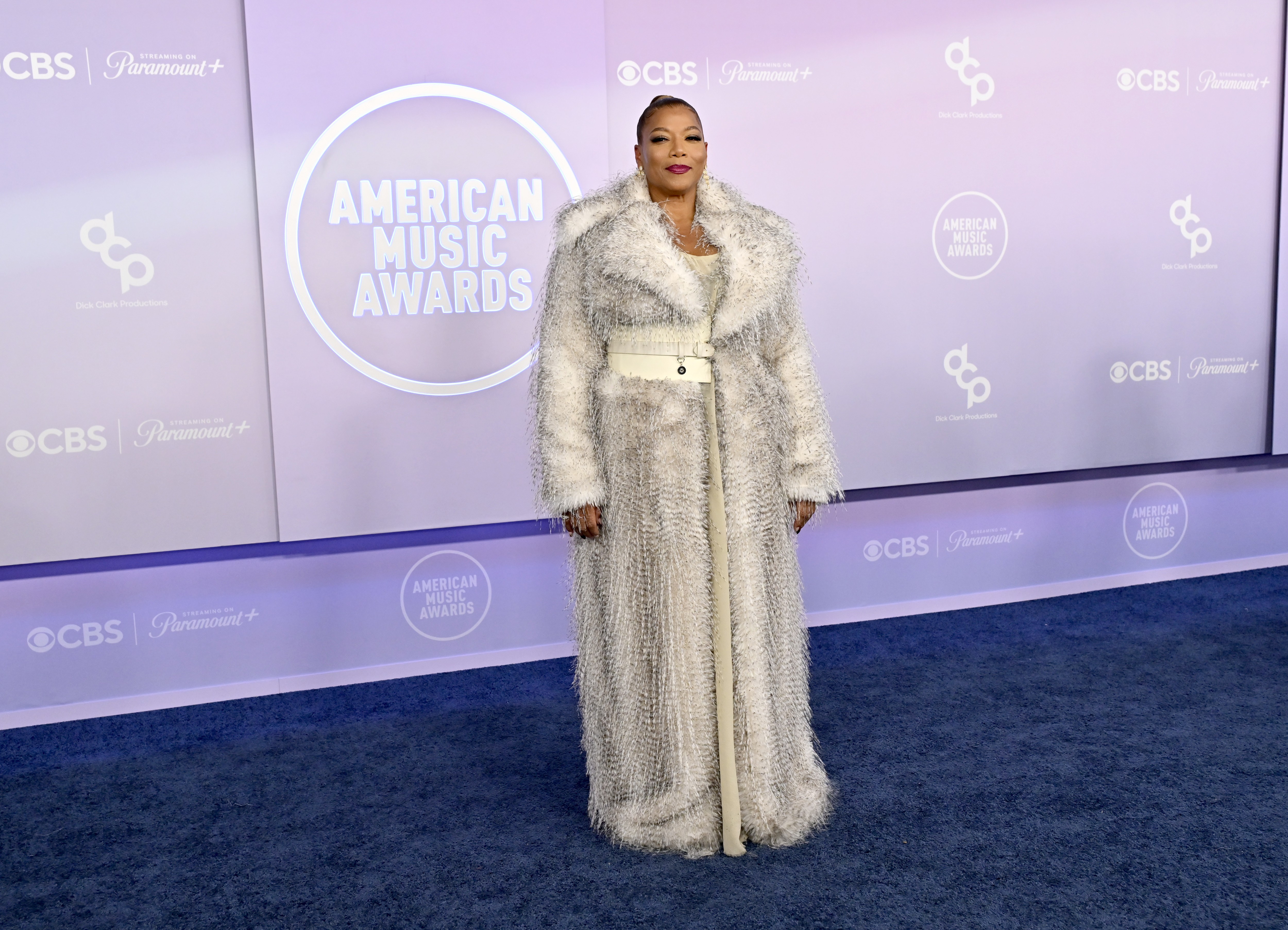 Queen Latifah bate Teyana Taylor e Hilary Duff e vence enquete de melhor look do AMA