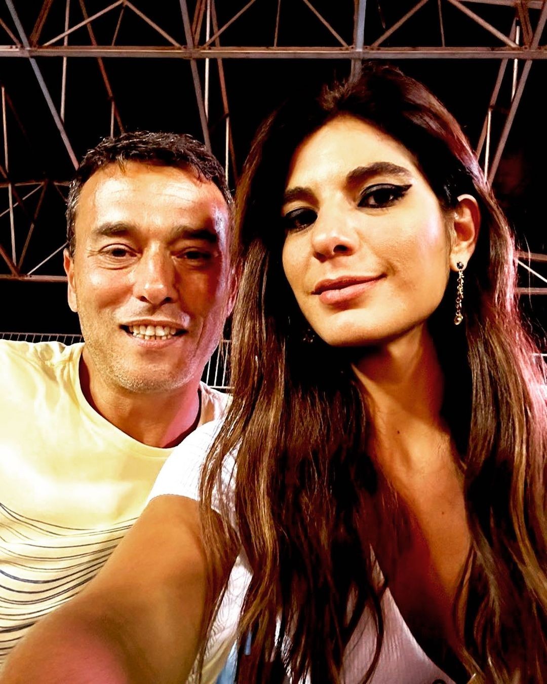 Andréia Sadi brinca com André Rizek em partida do Rio Open ...