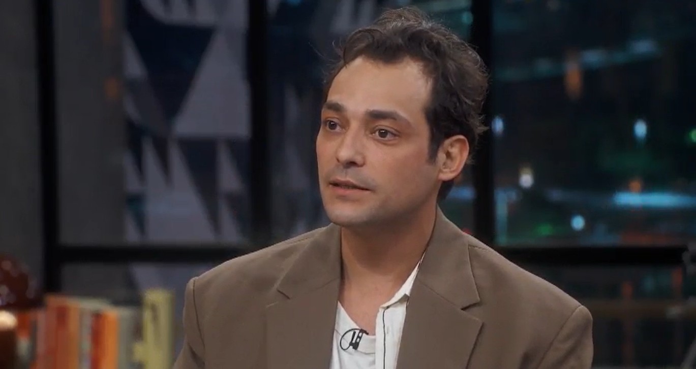 Eduardo Sterblitch compara 'Uma Babá Quase Perfeita' à infância dele: 'Minha mãe odiava meu pai'