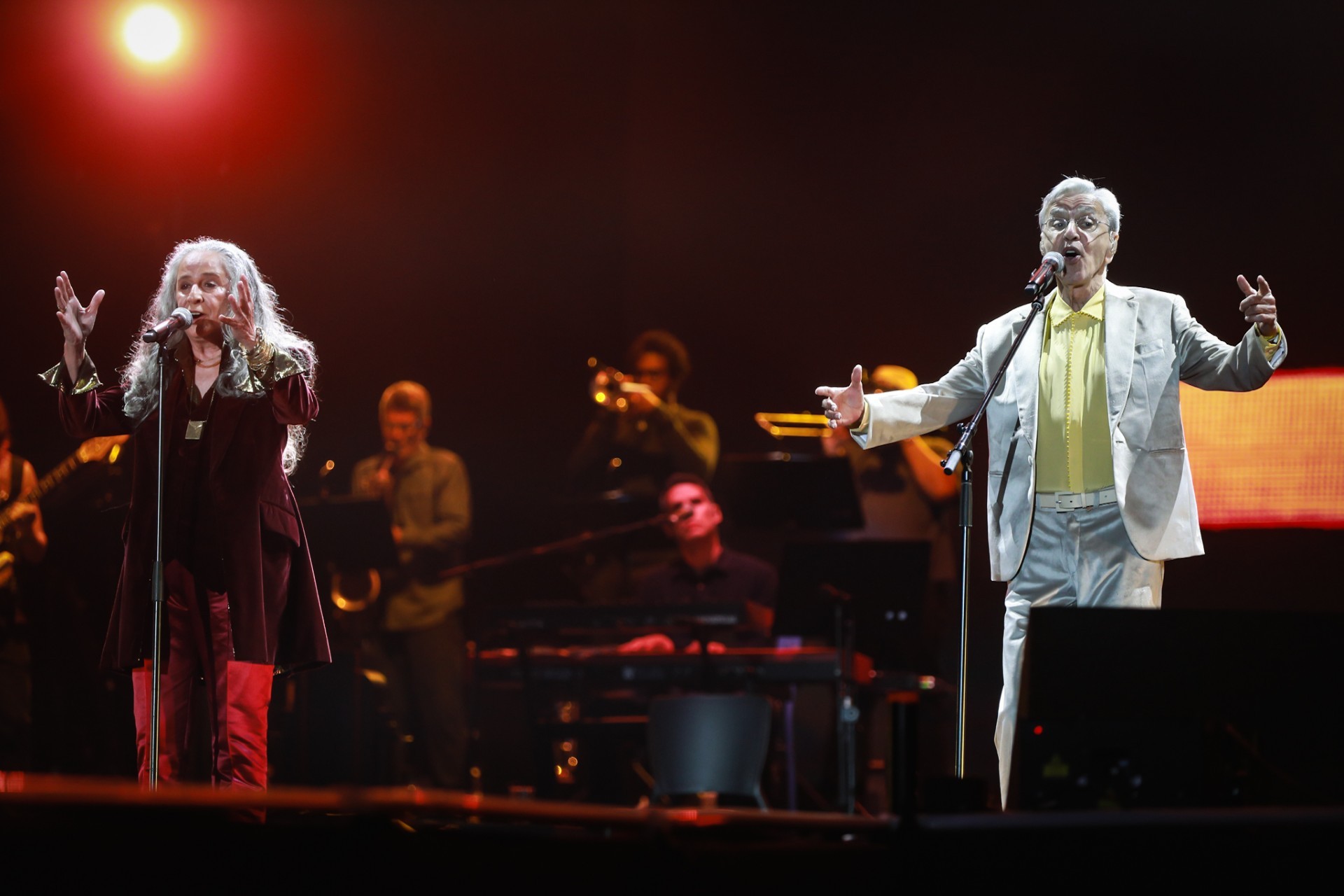 Caetano Veloso reage a áudio de Maria Bethânia parabenizando por indicação ao Grammy 2026