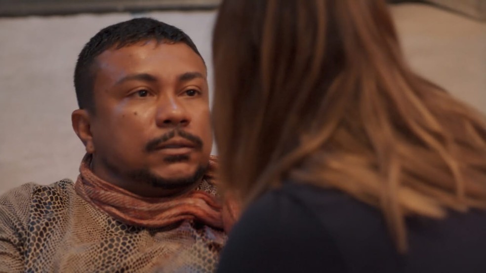 Bagdá obriga José Maria a fazer cirurgia improvisada — Foto: Globo