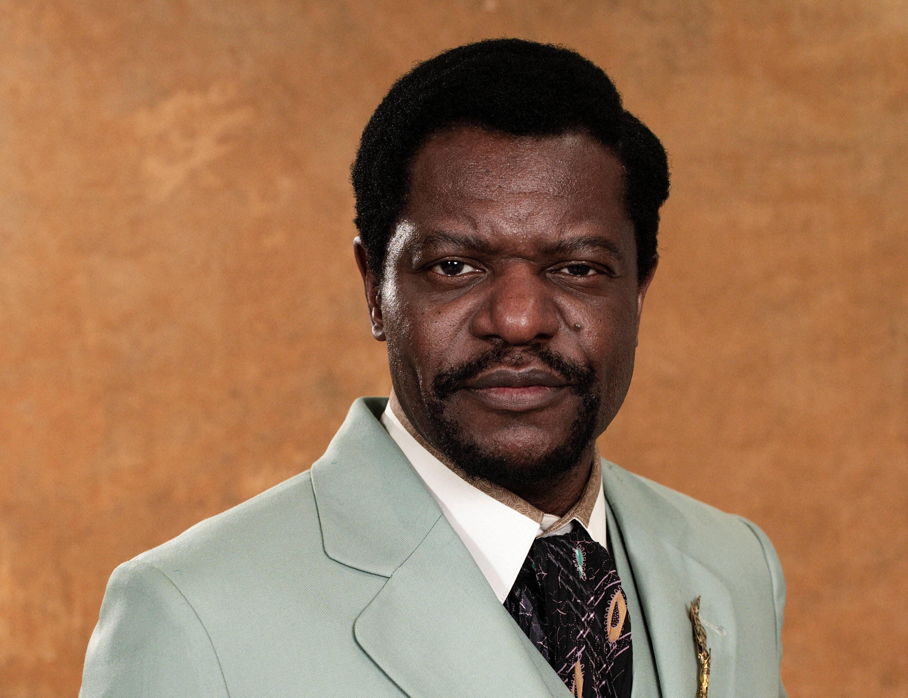 Bukassa Kabengele celebra papel em A Nobreza do Amor: 'Novela que eu sonhava'