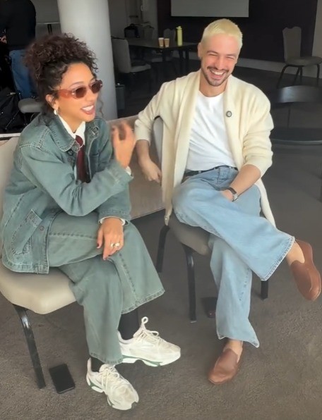 Alice Carvalho brinca com Gabriel Leone sobre novo visual: 'A loira e a morena do Tchan'