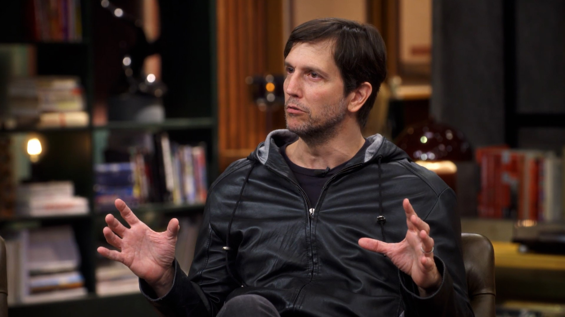 Vladimir Britcha elogia o trabalho da filha, Agnes, na peça 'A Máquina': ‘Sei o quanto ela estudou’