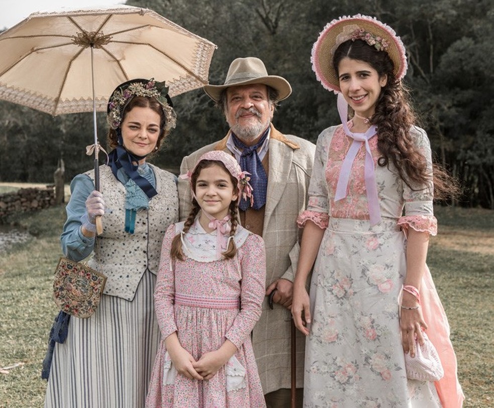 Flora Diegues como Bianca de Além do Tempo — Foto: Fábio Rocha/Gshow