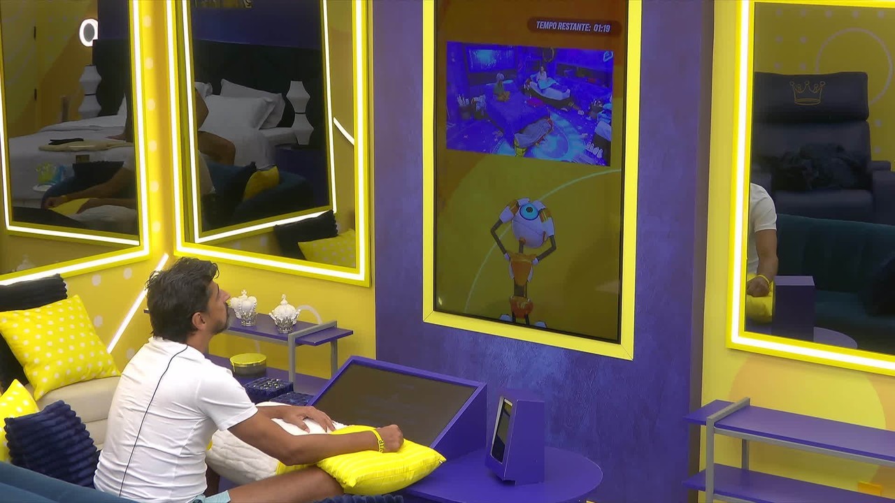 Alberto Cowboy ativa Espia BBB e ouve conversa de Ana Paula Renault: 'Está recalculando'