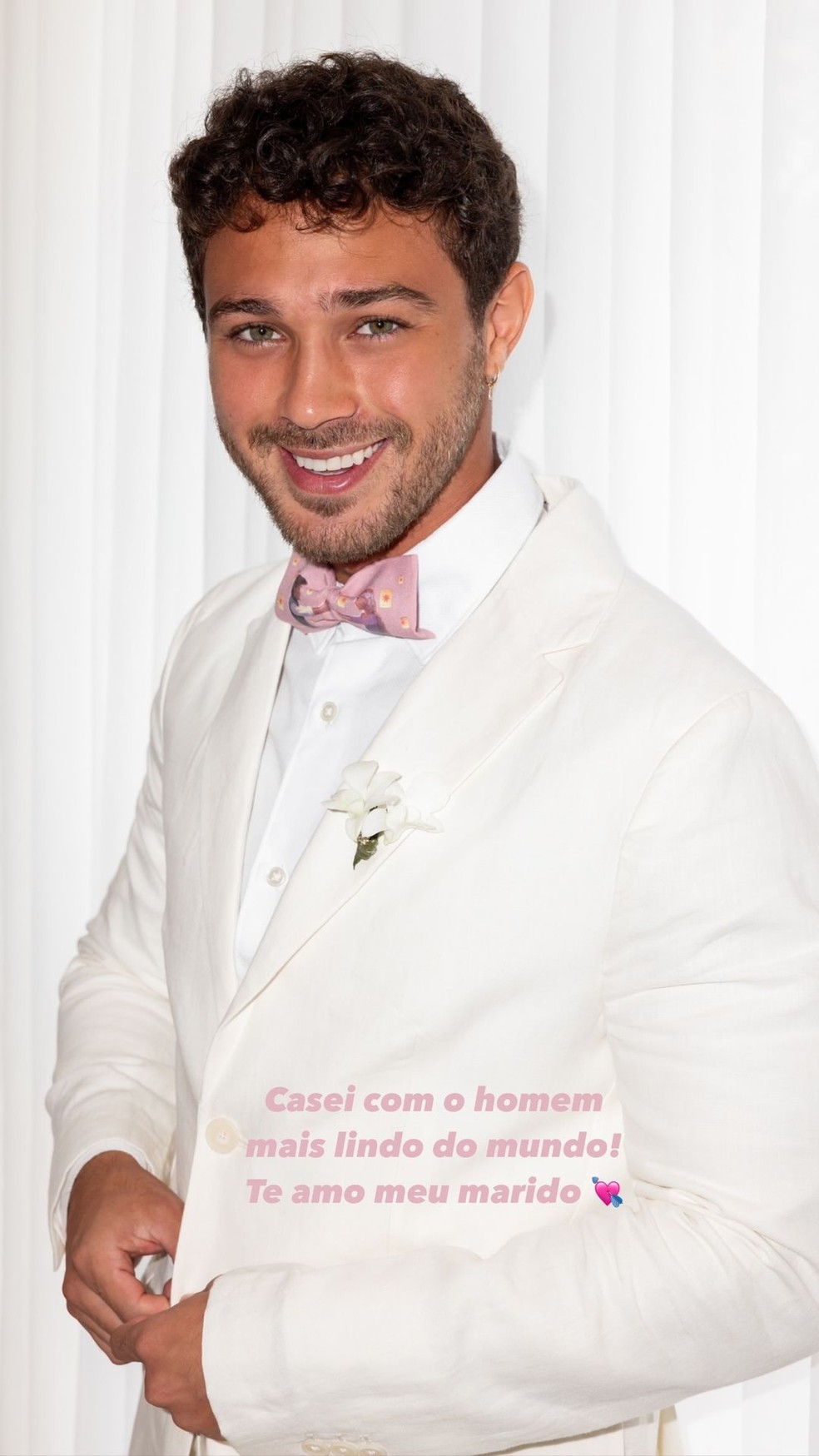 Nas redes, Larissa Manoela ainda se derrete pelo, agora, marido, André — Foto: Instagram