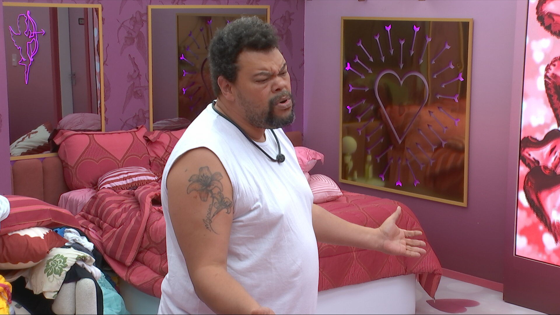 Babu questiona Chaiany: 'Não quer ganhar 5 milhões? Então acorda'