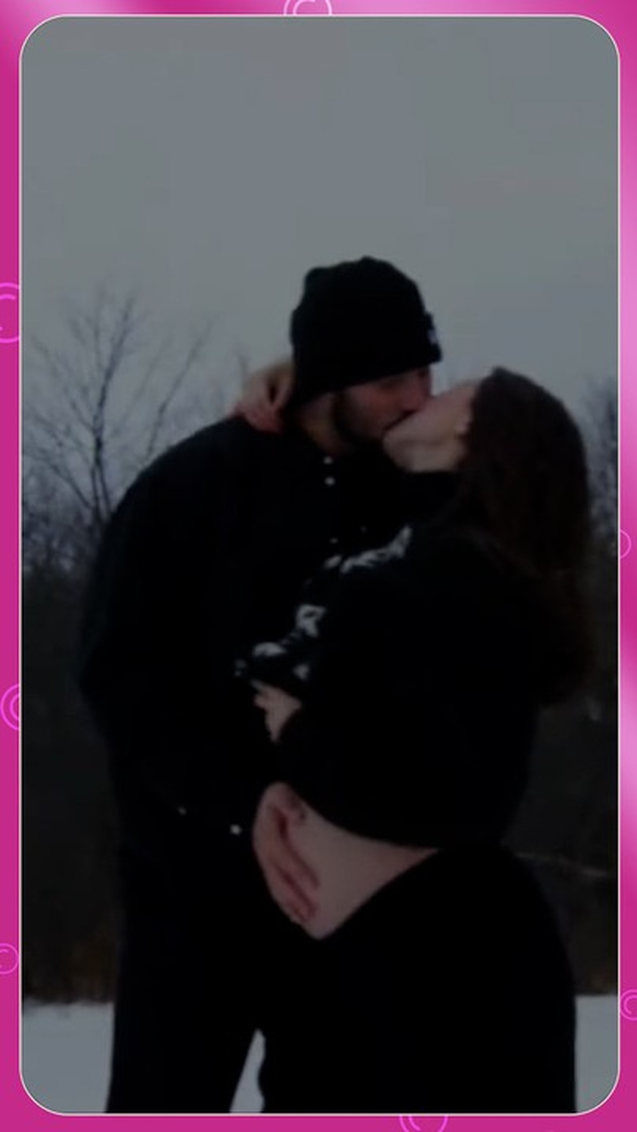 Hailee Steinfeld está grávida do primeiro filho com Josh Allen, da NFL