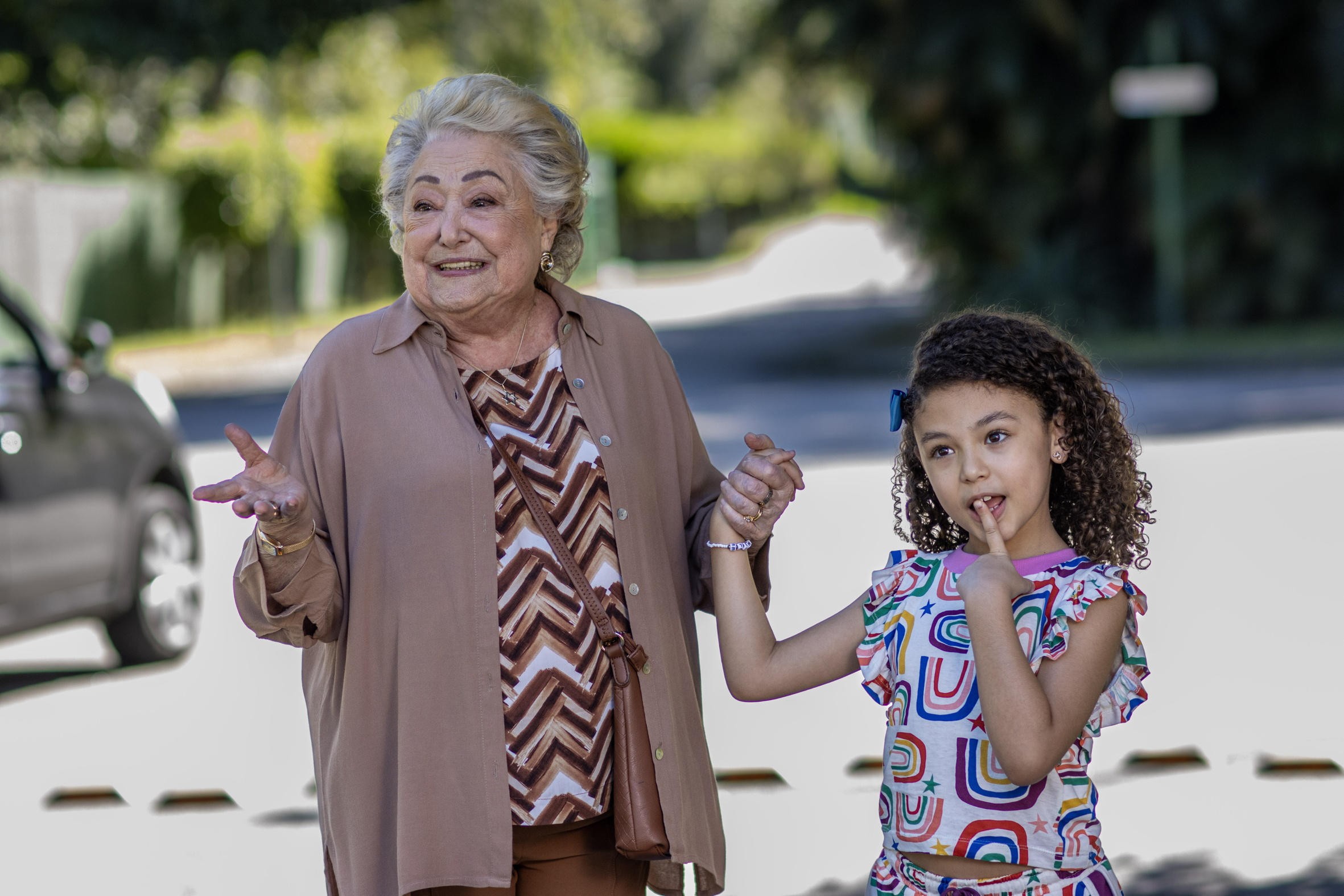 Dona de Mim: Sofia foge da mansão com a avó desorientada