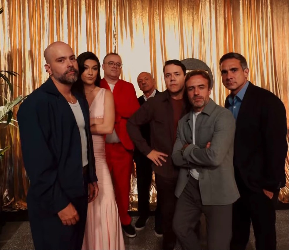 Globo reúne seu elenco para gravação da vinheta de final de ano
