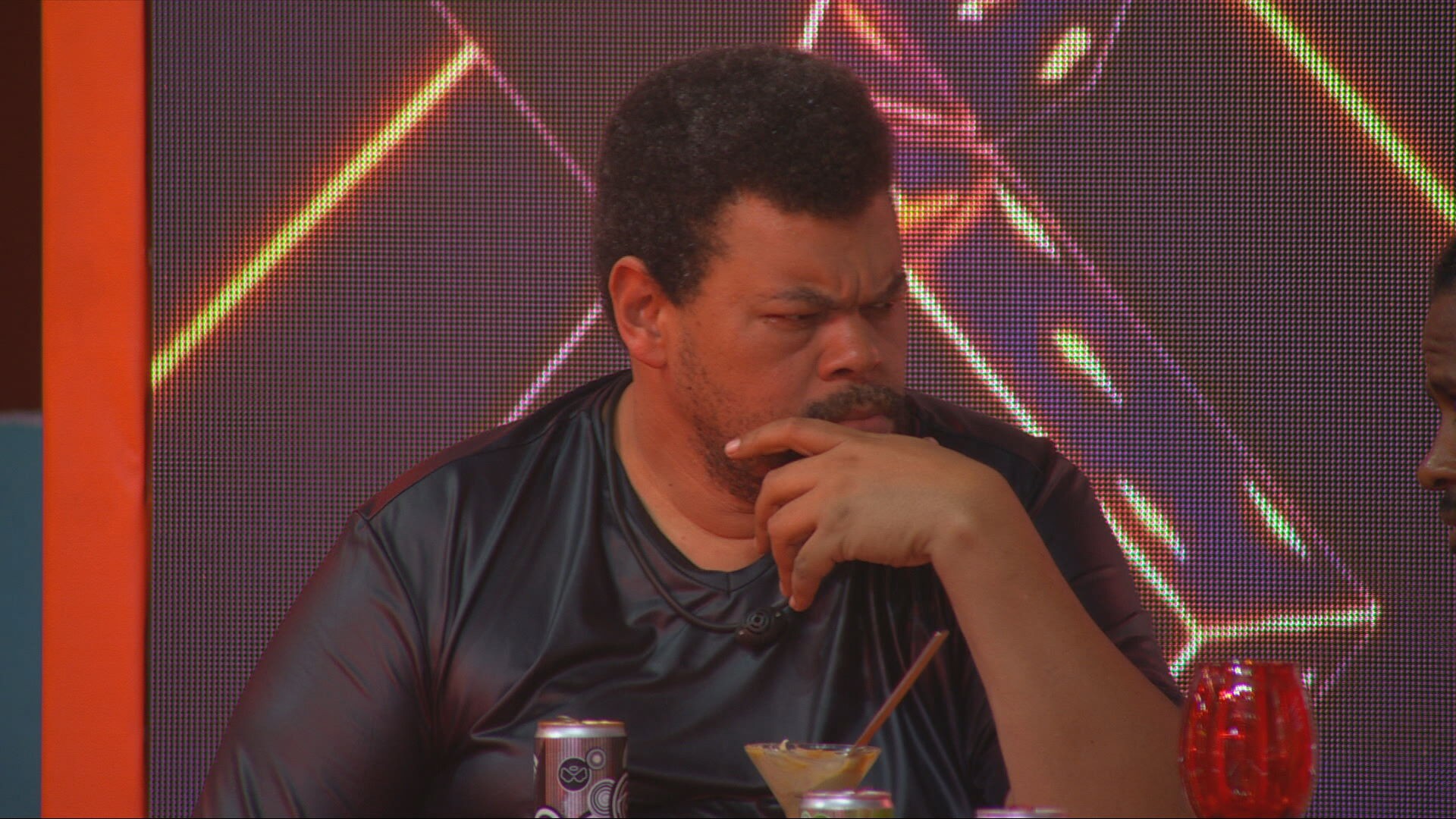 Babu Santana comenta postura de Solange Couto: 'Muito mal-humorada, acima do normal'