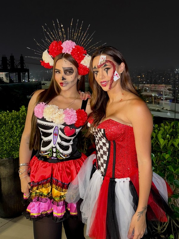Neymar, Bruna Biancardi e Mavie mostram a fantasia de Halloween