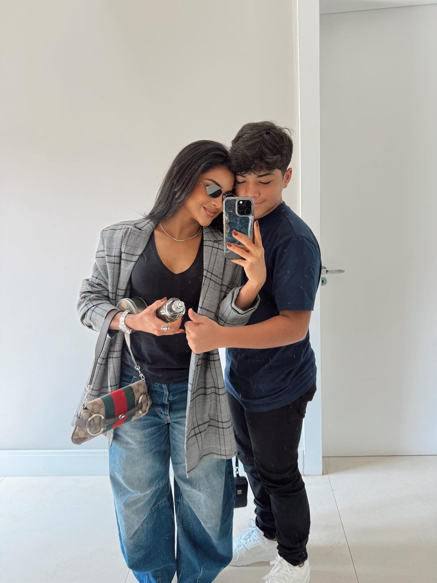 Mileide Mihaile diz que filho está curado após retirada de tumor e confessa: 'Chorei no quarto escondida'