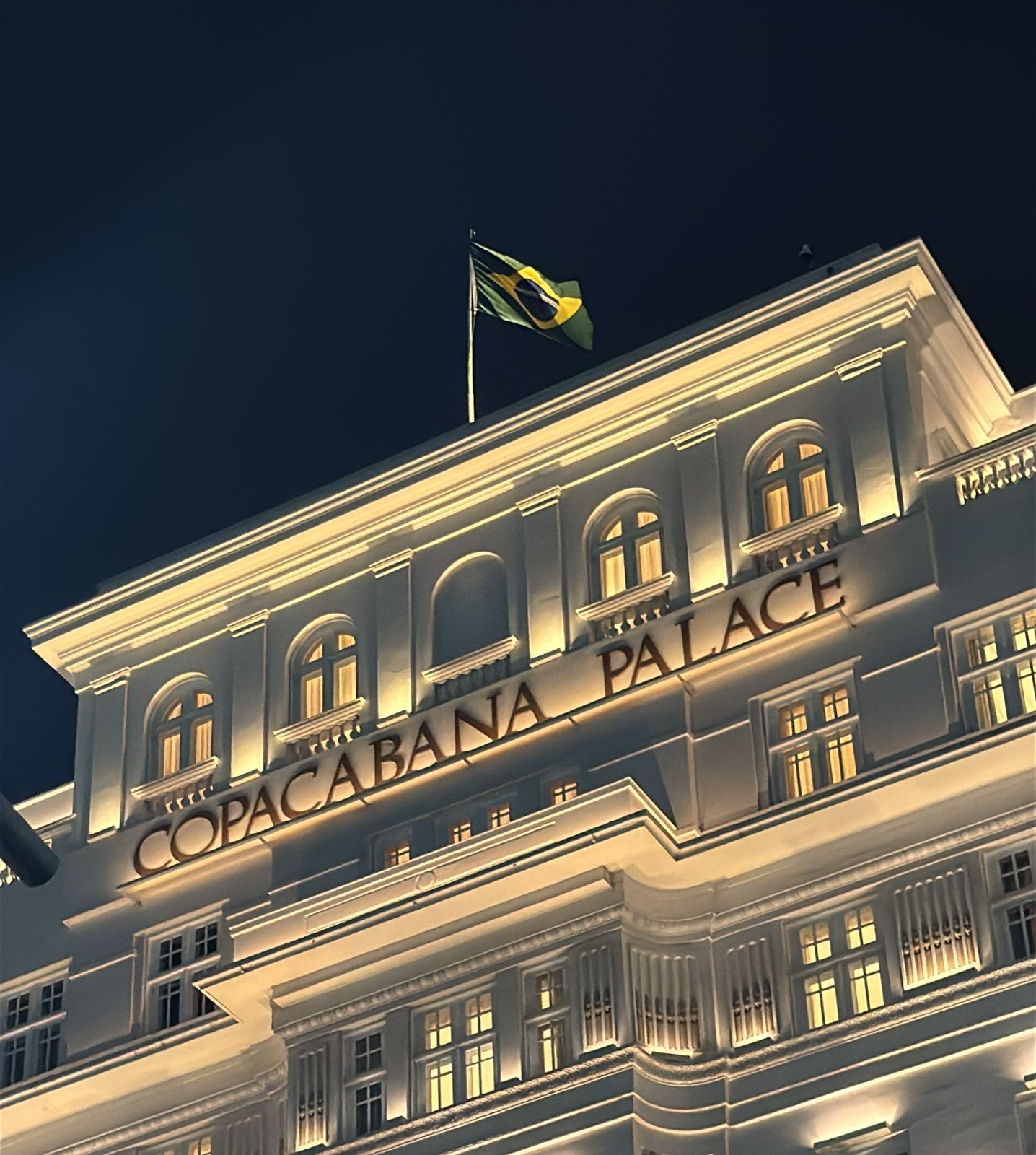 Fãs de Shakira no Copacabana Palace confiam em contato com a cantora; veja histórias