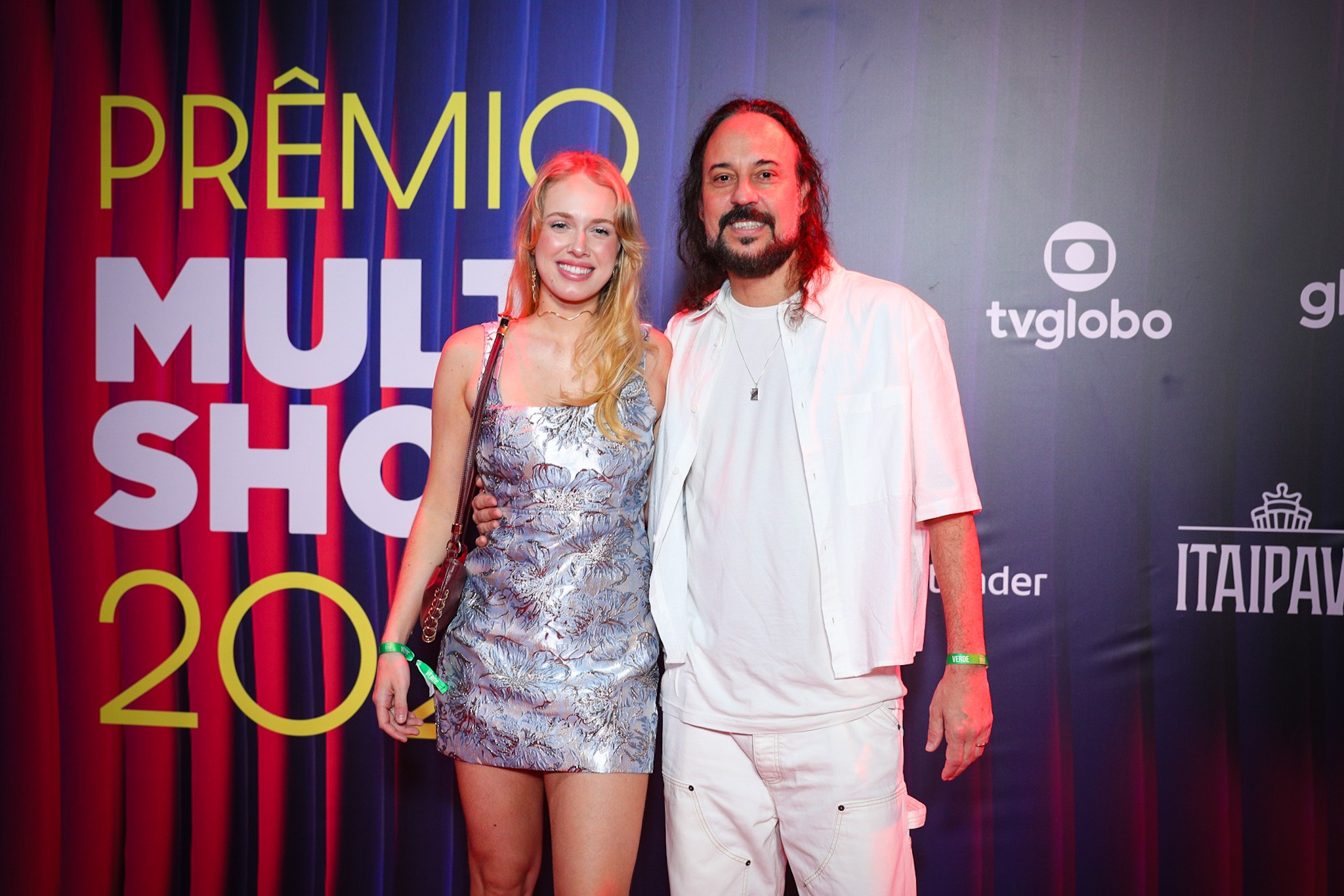 Gabriel, o Pensador celebra união com Gabriela Vicente durante o Prêmio Multishow 2025: 'Relação bem consolidada'