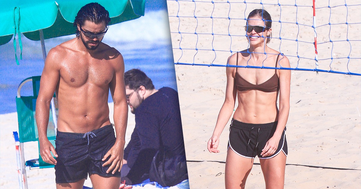 Agatha Moreira e Rodrigo Simas dão tudo de si em vôlei de praia e tomam banho de mar