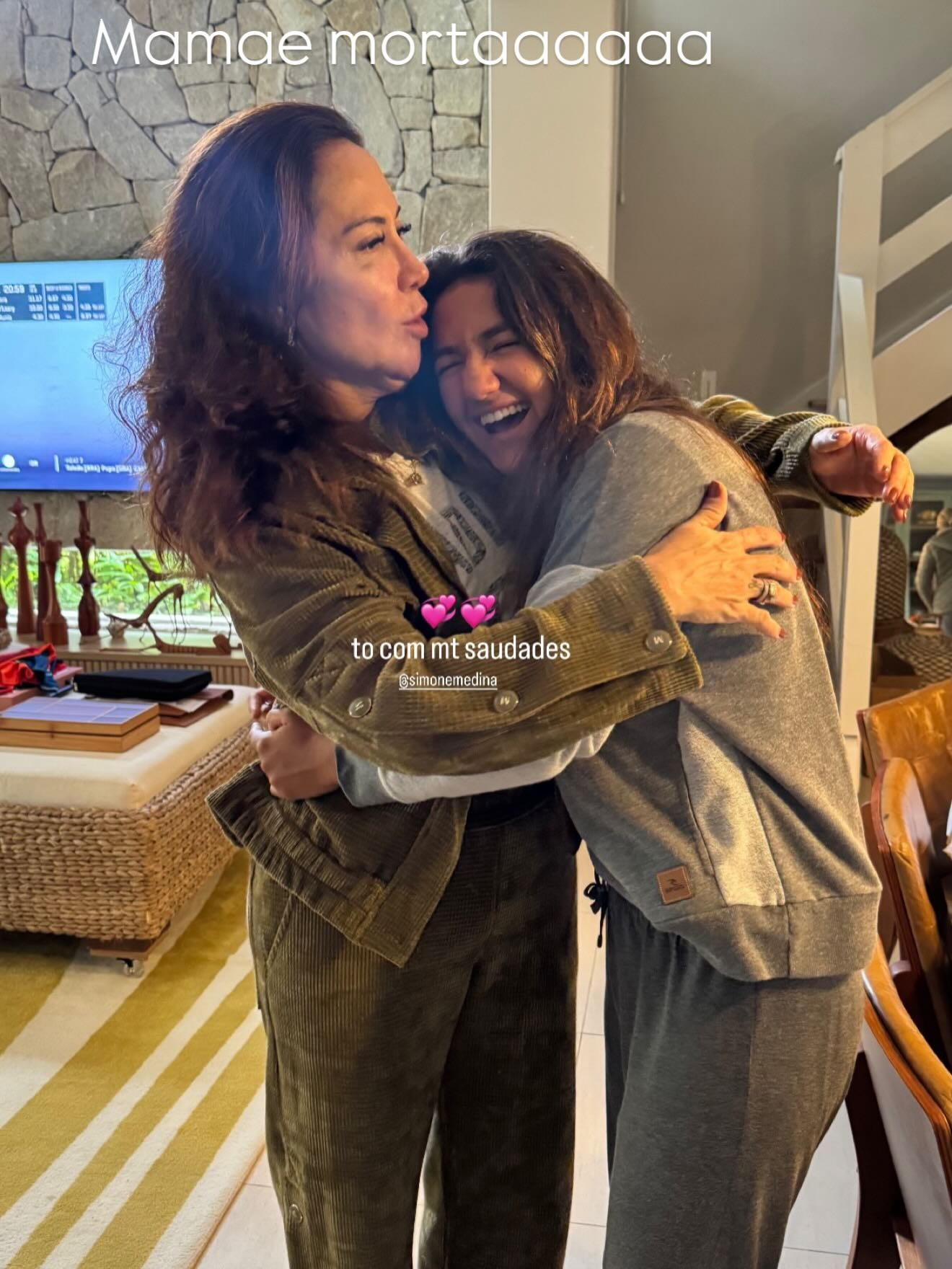 Irmã de Gabriel Medina comemora aniversário e recebe homenagem da mãe