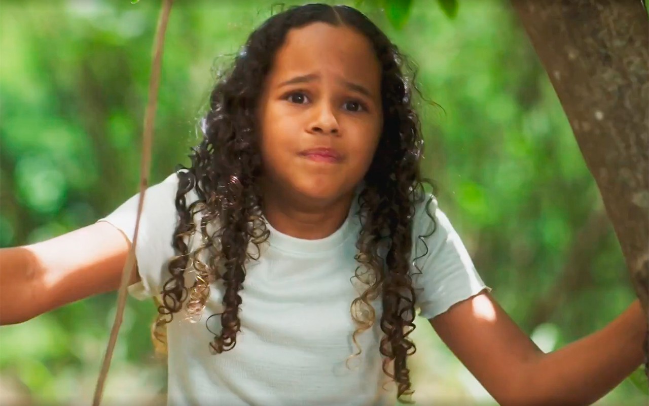 Coração Acelerado: Cinara pede emprego em troca de segredo de Zilá; entenda