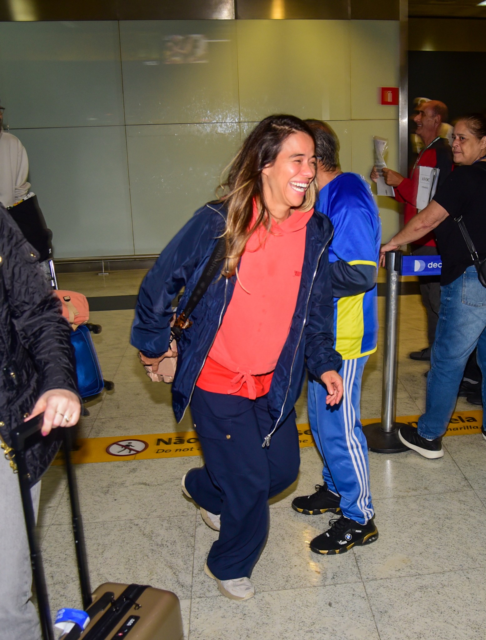 Miá Mello volta ao Brasil após ficar presa no Catar por mais de 10 dias