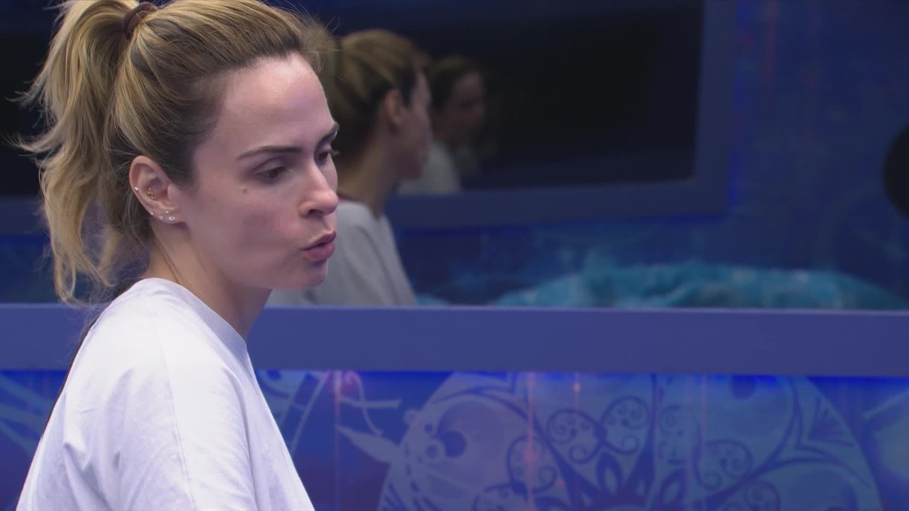 Ana Paula Renault volta a falar em 'nova gestão' no BBB 26 e afirma: 'Grupão acabou'