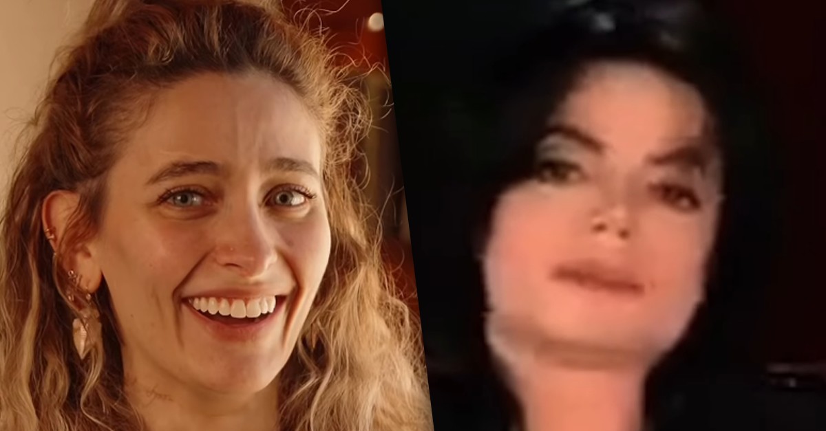 Paris Jackson, filha de Michael Jackson, brinca com meme clássico do pai e encanta web: 'Mesmo sorriso'