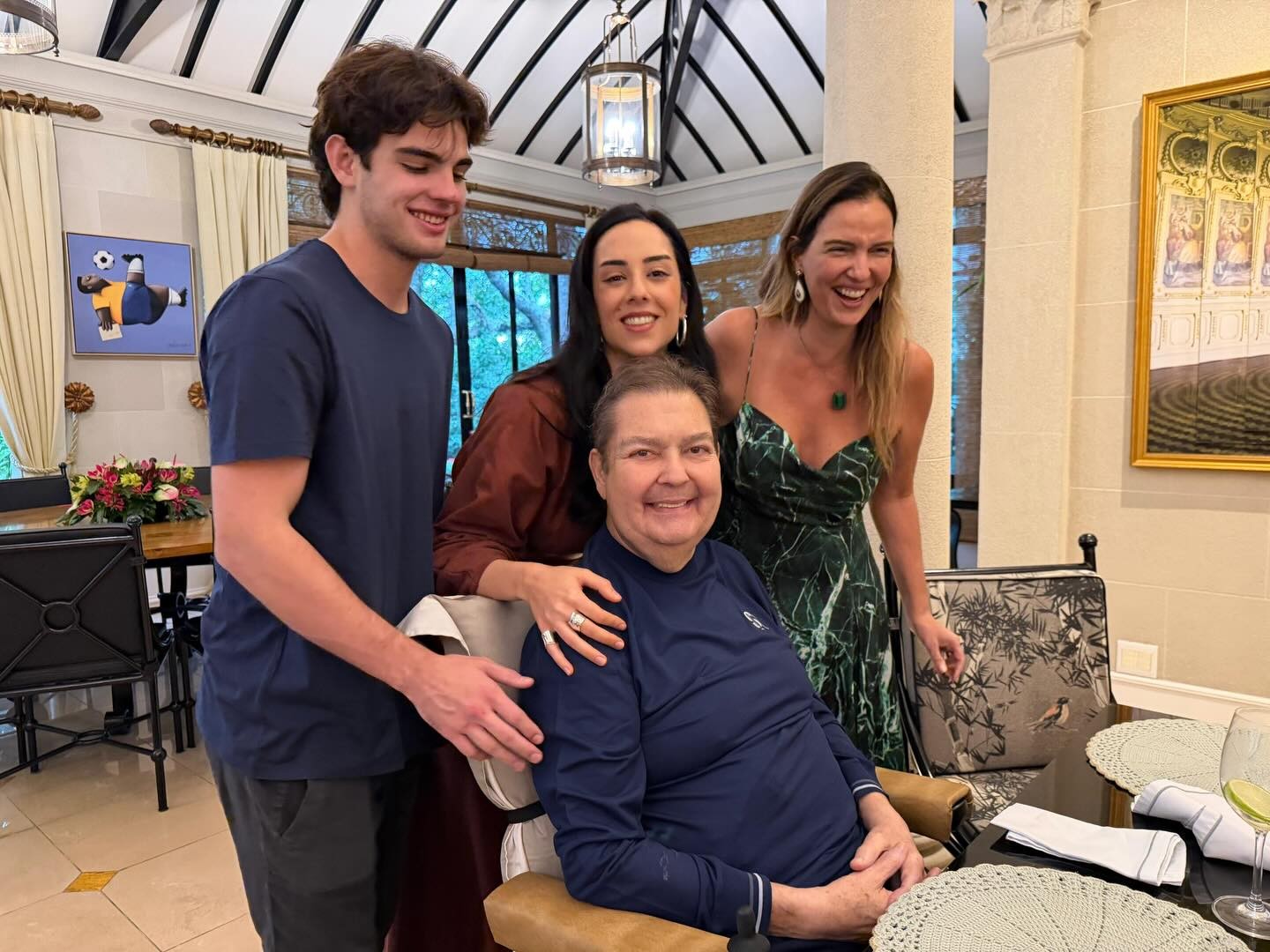 Faustão acompanhou o jogo do Brasil ao lado do genro Julinho Casares