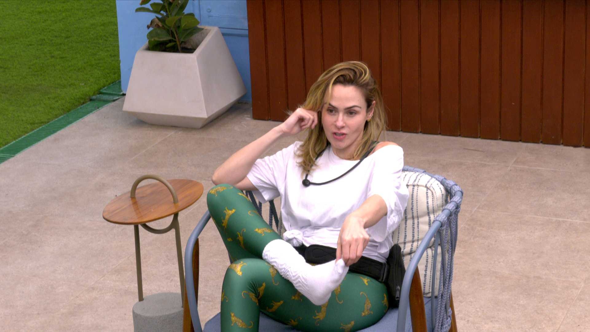 Ana Paula Renault dispara sobre roda de samba no BBB 26: 'Não tá numa colônia de férias'