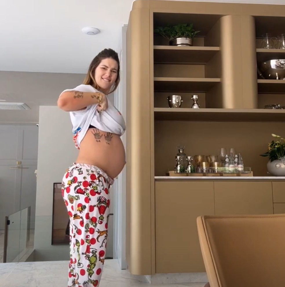 Virginia mostra o tamanho da barriga da gravidez em vídeo — Foto: Reprodução/Instagram