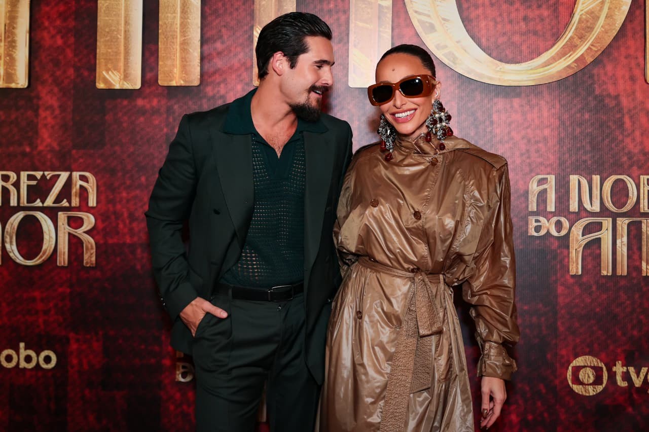 Sabrina Sato prestigia Nicolas Prattes em festa de lançamento de A Nobreza do Amor