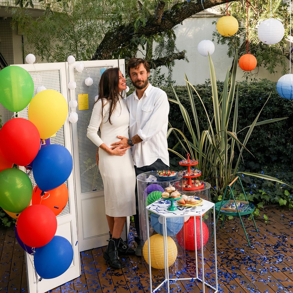 Kaky Brito e Tamara em chá revelação — Foto: Instagram