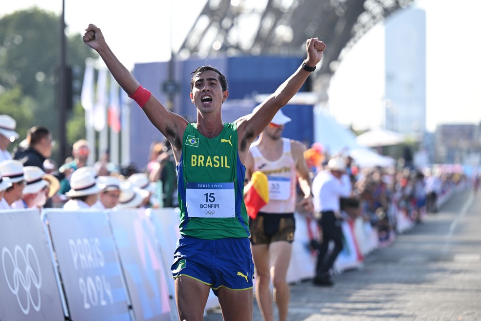 Caio Bonfim conquistou medalha de prata inédita na marcha atlética — Foto: Reuters