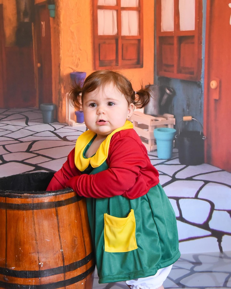 Viih Tube encanta seguidores com ensaio de Lua vestida de Chiquinha na véspera do aniversário da filha — Foto: Reprodução/Instagram