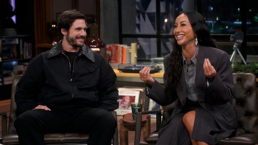 Sabrina Sato fala do relacionamento com Nicolas Prattes: 'Ele é um senhor e  eu sou uma menina' | Conversa com Bial | gshow