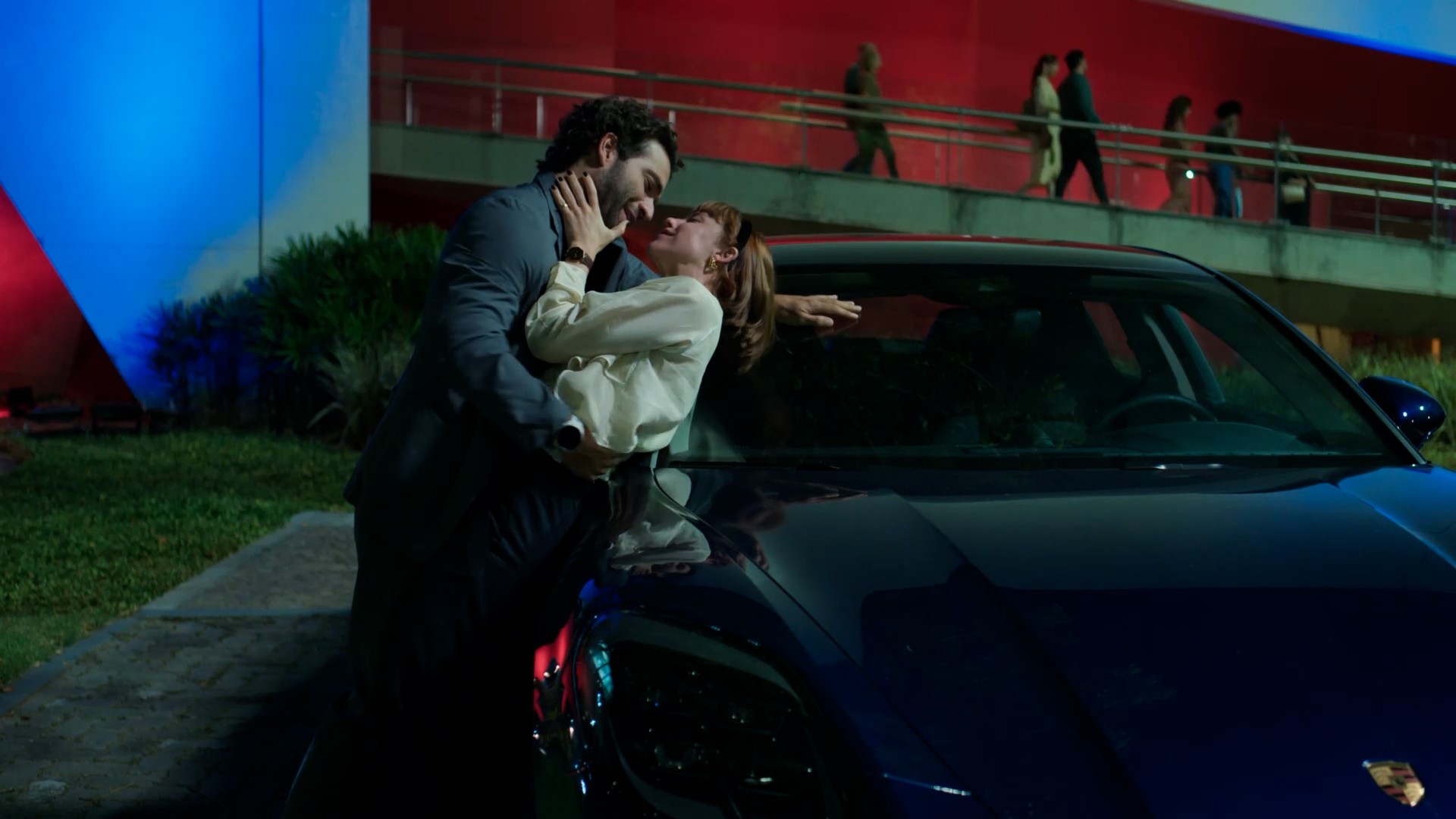 Vale Tudo: Solange vacila com Afonso, mas problema termina no motel