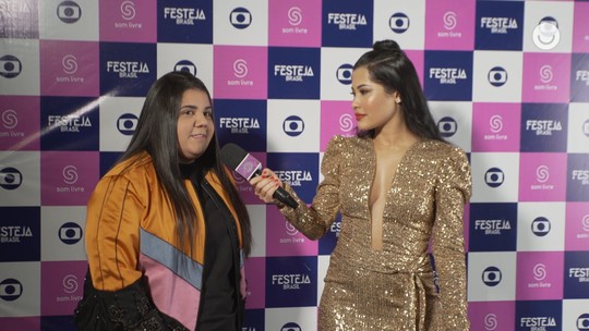 Yasmin Santos relembra acidente e celebra primeira participação no 'Festeja Brasil'