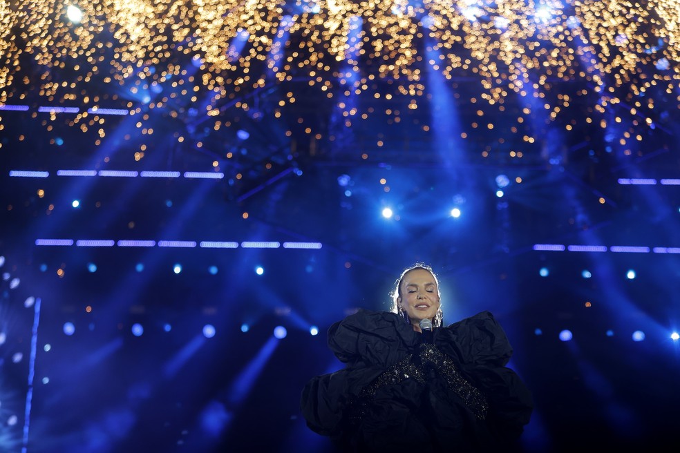 Ivete toda de preto — Foto: Marcos Serra Lima/gshow