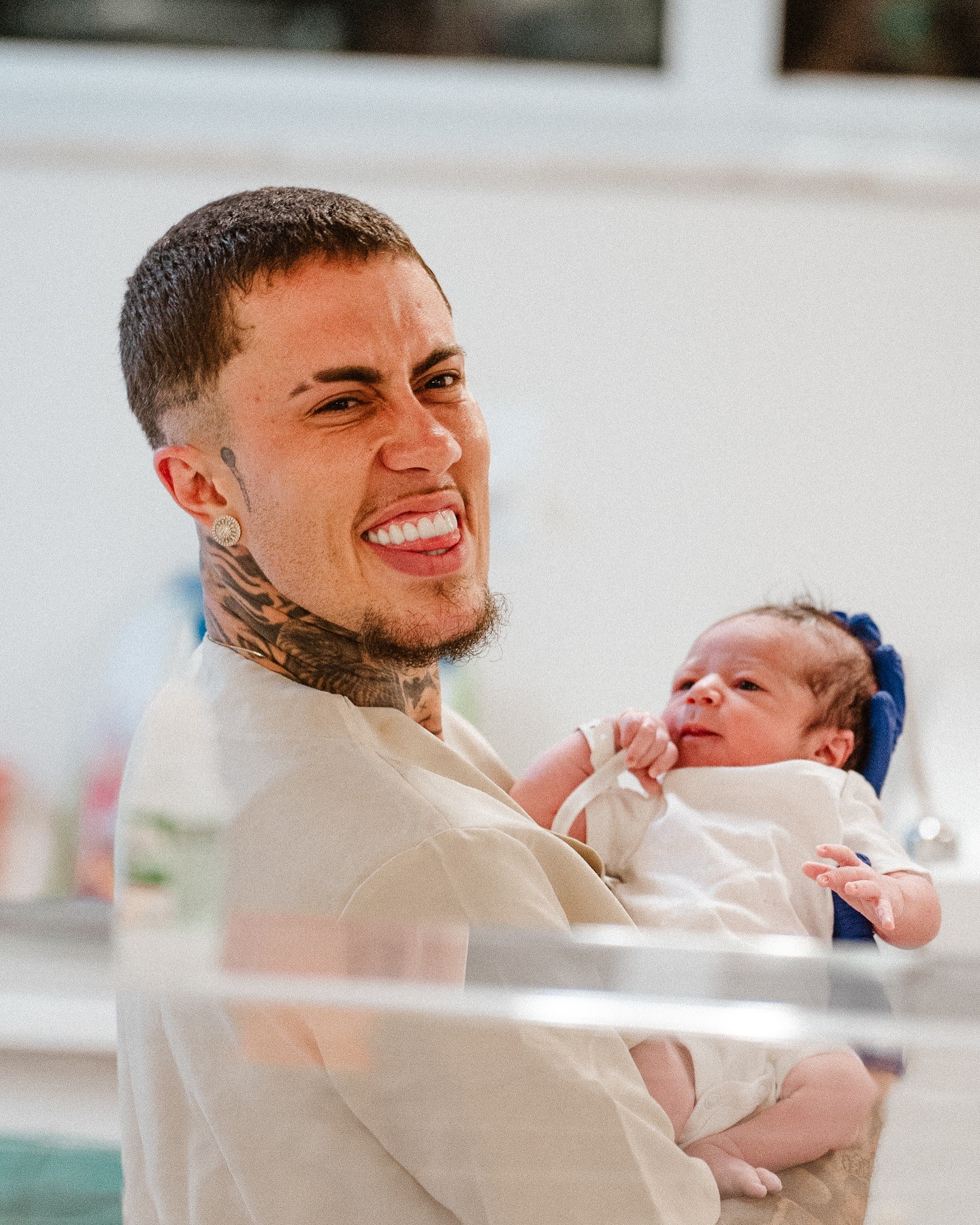 MC Daniel rebate críticas após se emocionar com participação de filho em show: 'É muito mimimi'