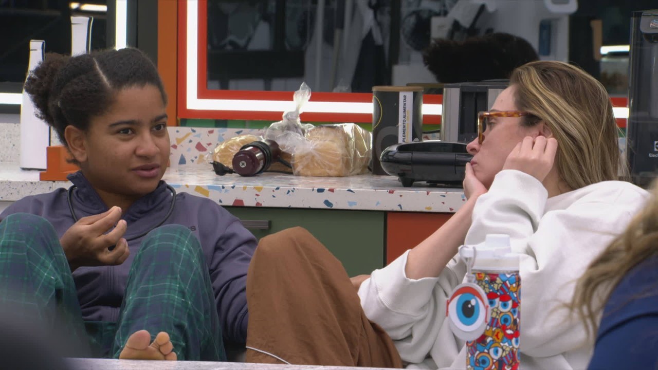 Milena se espanta com apelido mencionado por Jordana: 'Estranho'