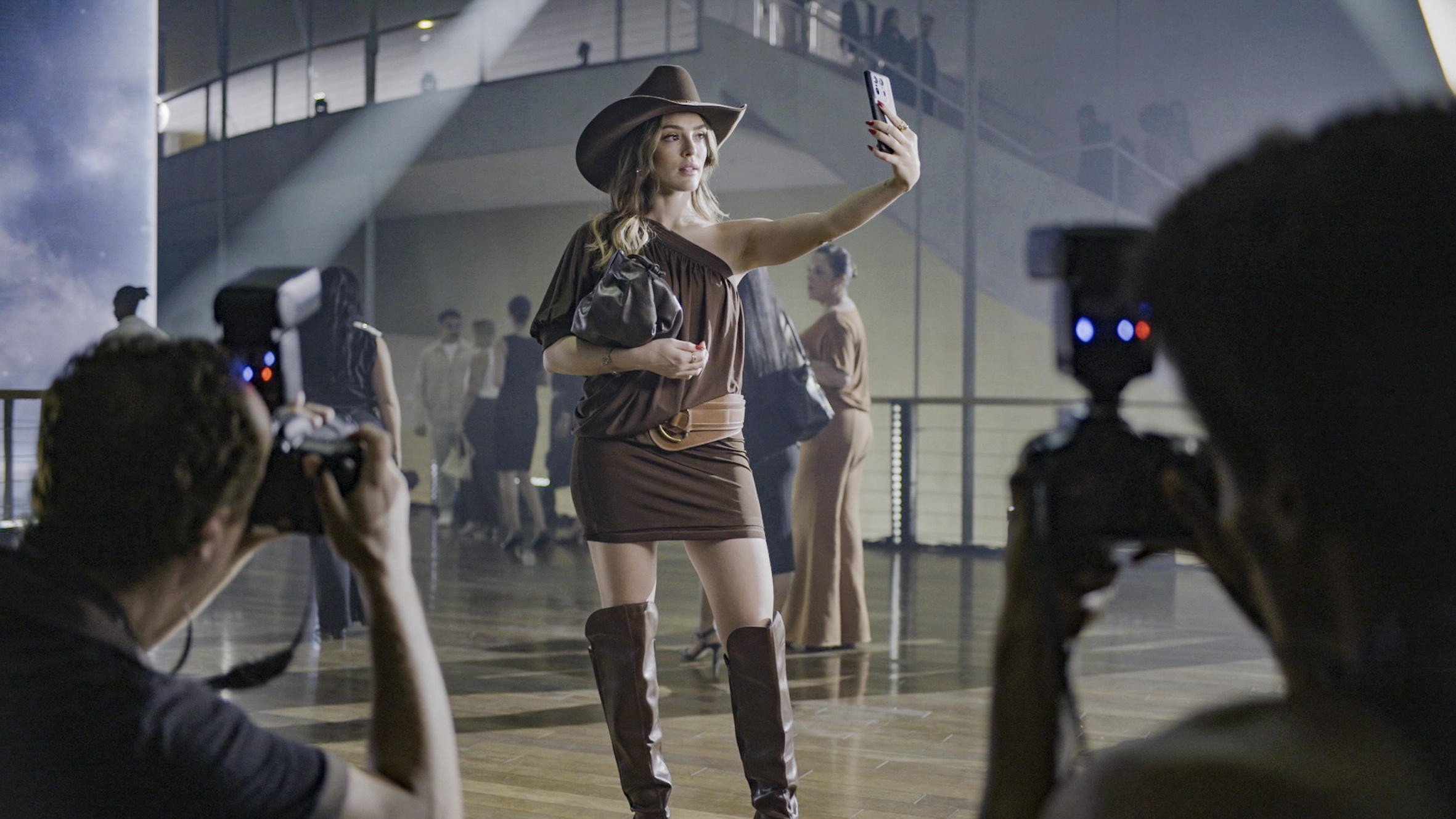 Naiane, de Coração Acelerado, causa em desfile na reta final de Dona de Mim