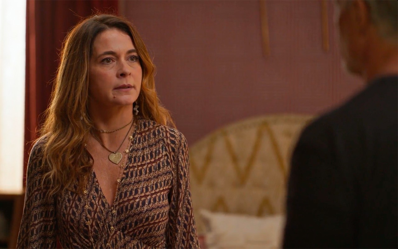 Dona de Mim: Jaques tranca Filipa no quarto da mansão, e ela grita por socorro