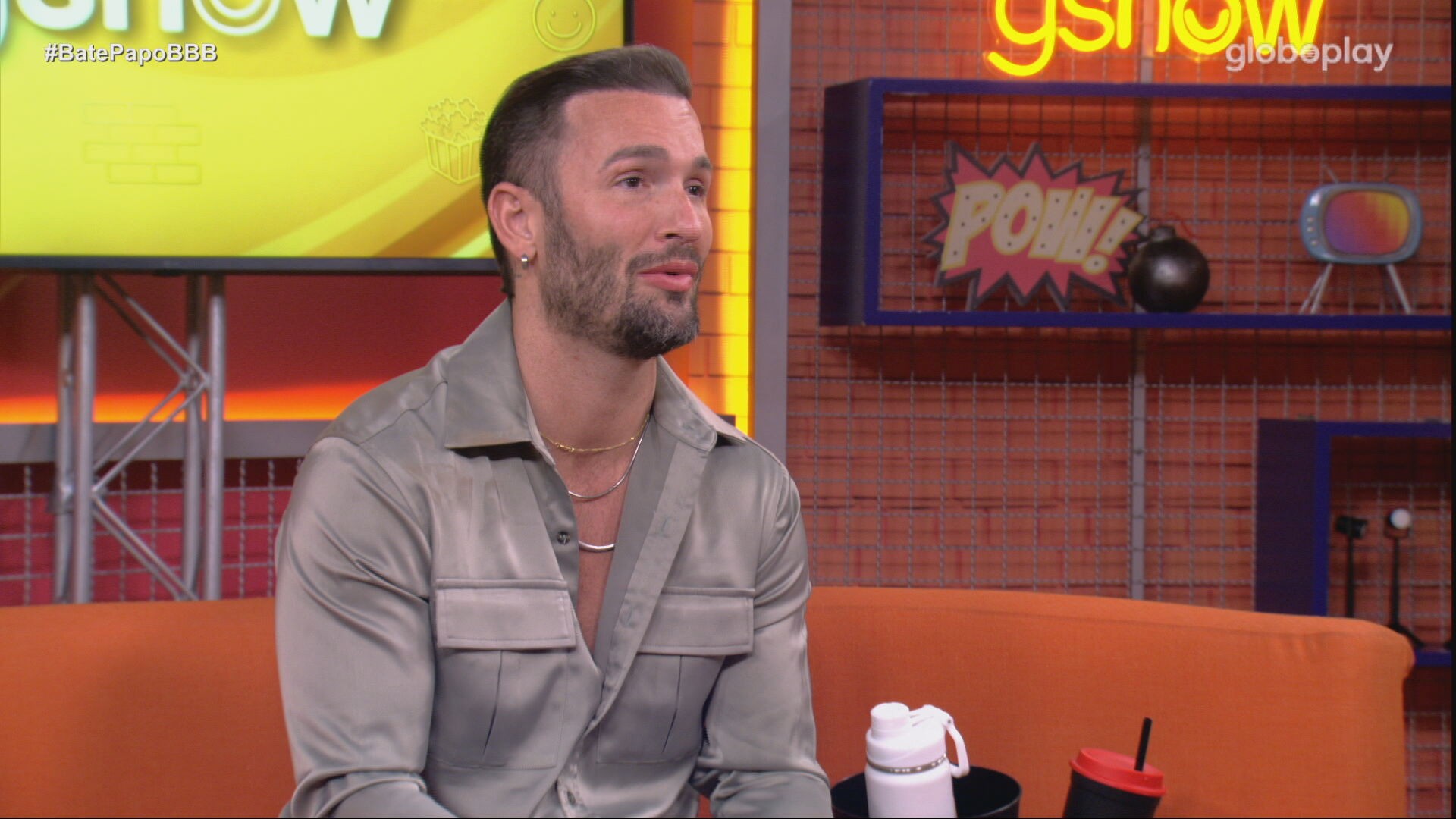 Diego Hypolito e Gil do Vigor revelam detalhes de flertes, fazem coração e prometem: 'Esse jantar tem que sair'